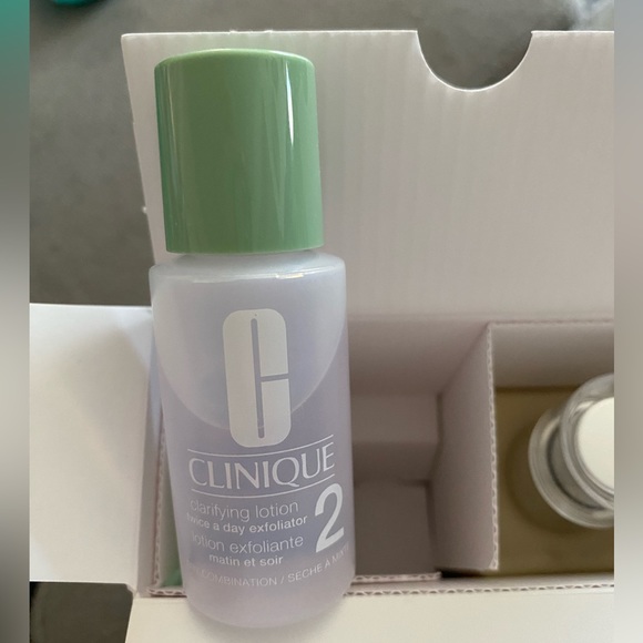 Clinique 3-Step Skincare System - Picture 3 of 6